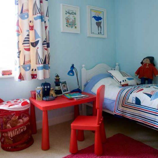 Современный дизайн комнаты для мальчика - фото 8