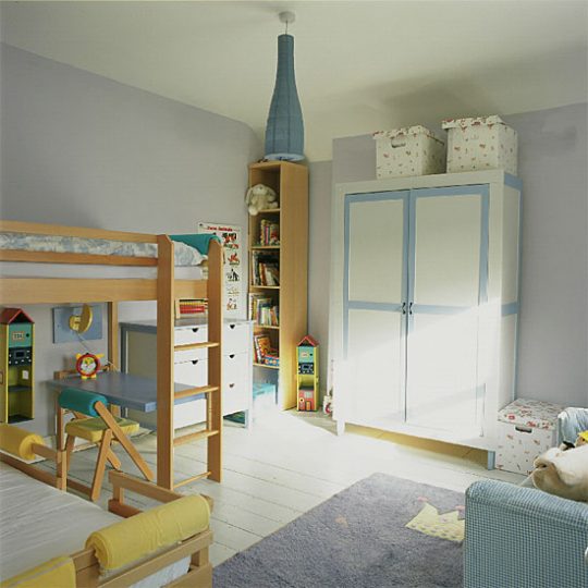 Современный дизайн комнаты для мальчика - фото 35