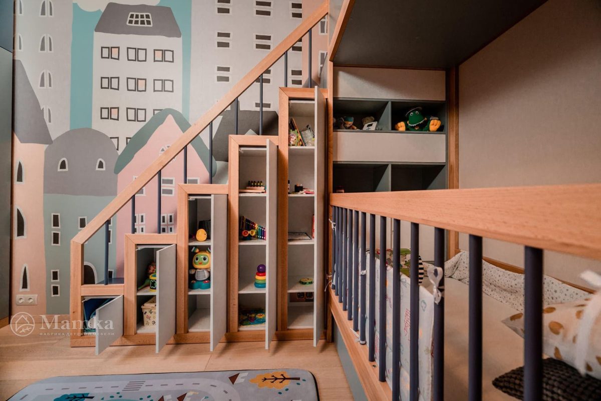 Детская комната в загородном доме на мансардном этаже фото 5