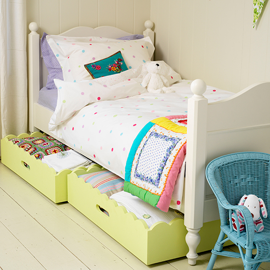 Мебель для детской: выдвижные ящики под кроватью