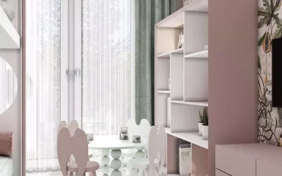 Дизайн детской спальни для девочки — интерьер с пестрым оформлением стен и большой игровой зоной